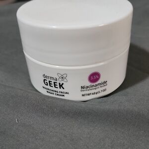 Nourishing Facial Night Cream - White